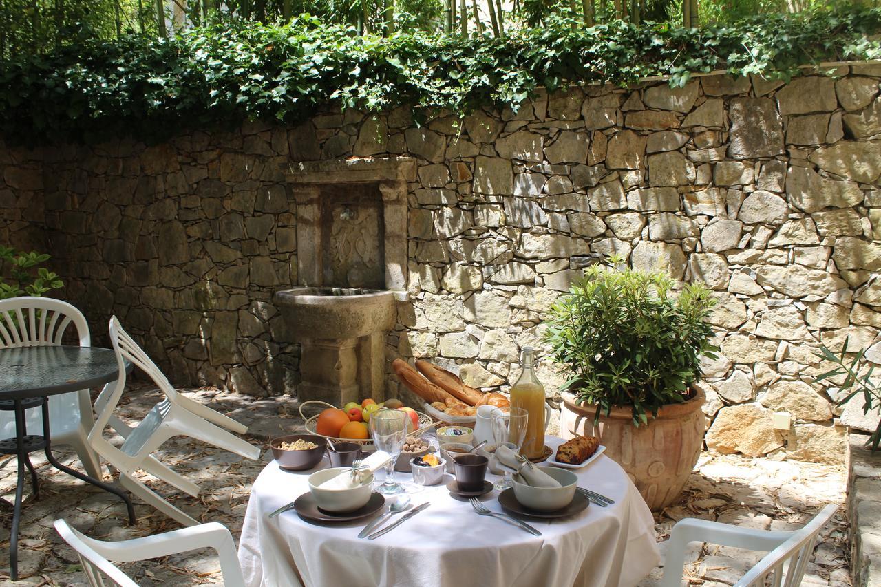 Auberge De Pachoquin Meounes-les-Montrieux Exterior foto